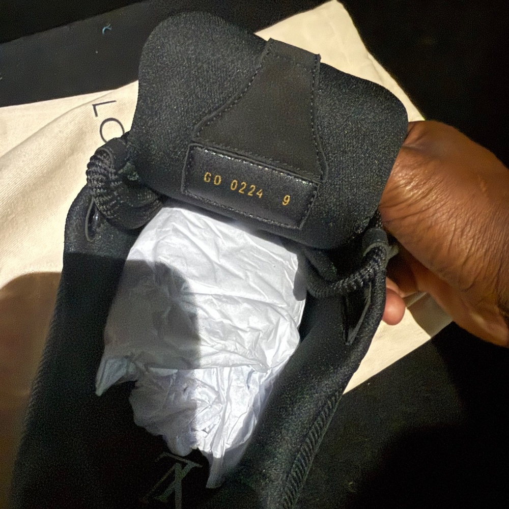 Size9 LV skate sneaker - Picture 5 of 5